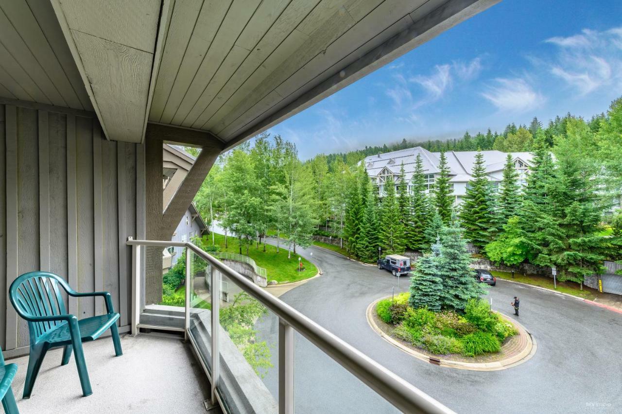 The Best Ski-In/Ski-Out At The Aspens Whistler Exterior photo